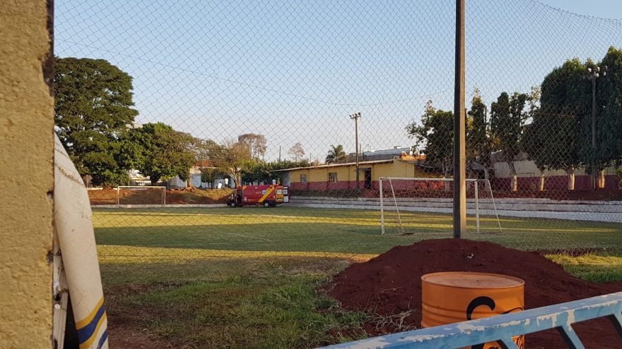 Criança se fere jogando futebol e é socorrida pelo Siate no Bairro Claudete