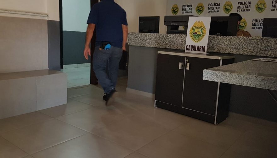 Homem com mandado de prisão em aberto é detido no Fórum