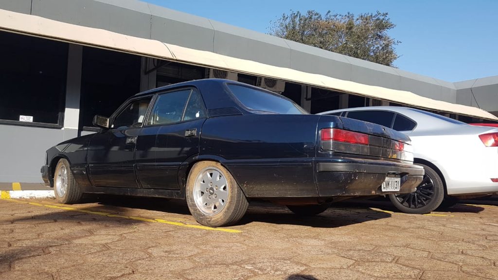 Opala recuperado em Boa Vista chega na delegacia de Cascavel