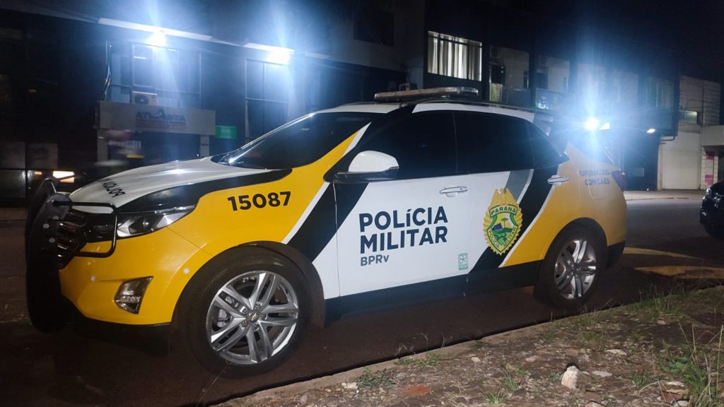 Jovem preso com cigarros contrabandeados na BR-467 é levado para a Polícia Federal