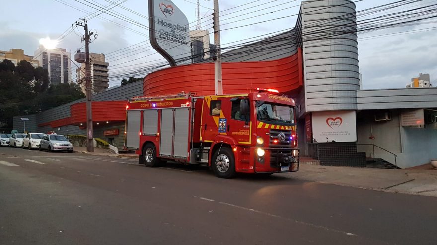 Bombeiros são acionados para fazer a remoção de porco espinho no Hospital Salete