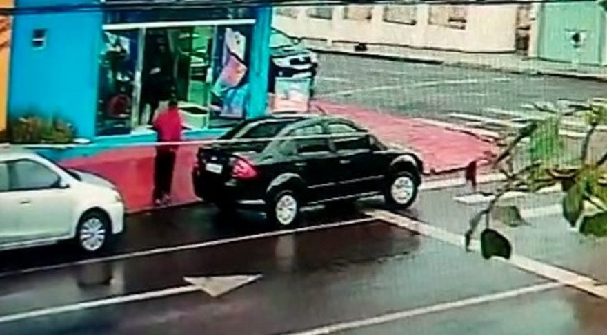 Veja movimentação de assaltantes que balearam lojista em Cascavel