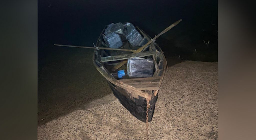 Embarcação carregada com maconha é apreendida no Lago de Itaipu