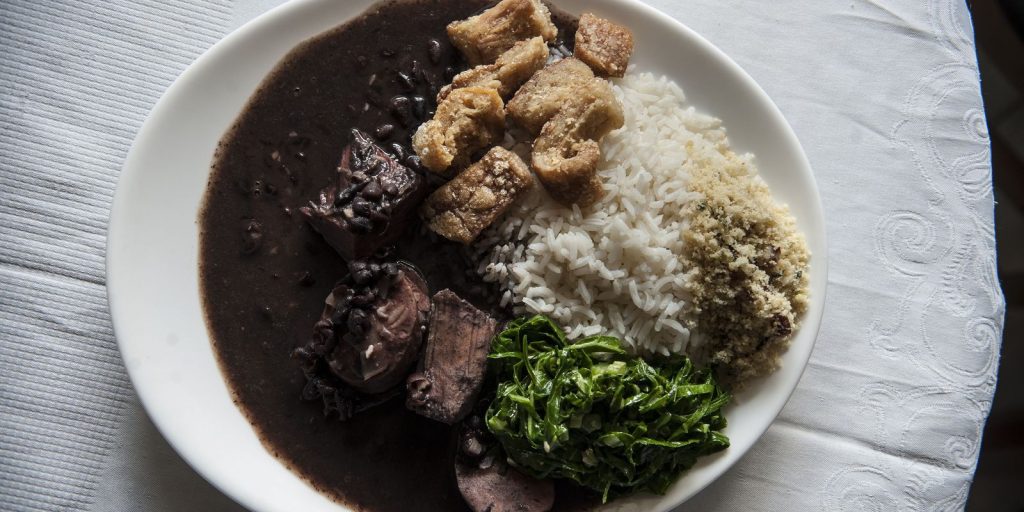 Restaurante Popular serve feijoada nesta quinta-feira