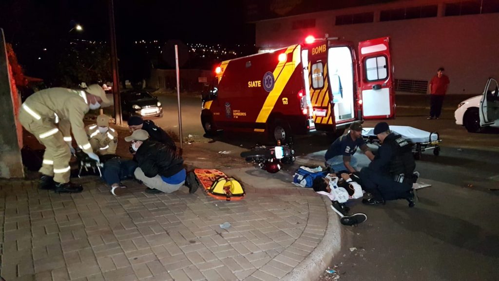 Casal sofre fratura exposta na perna esquerda após colisão no Floresta