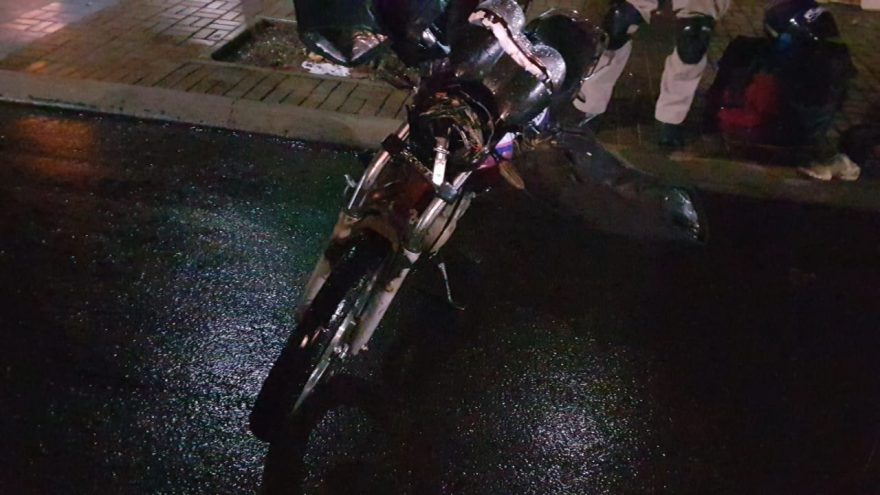 Motociclista fica ferido após se envolver em colisão traseira no Jardim Clarito