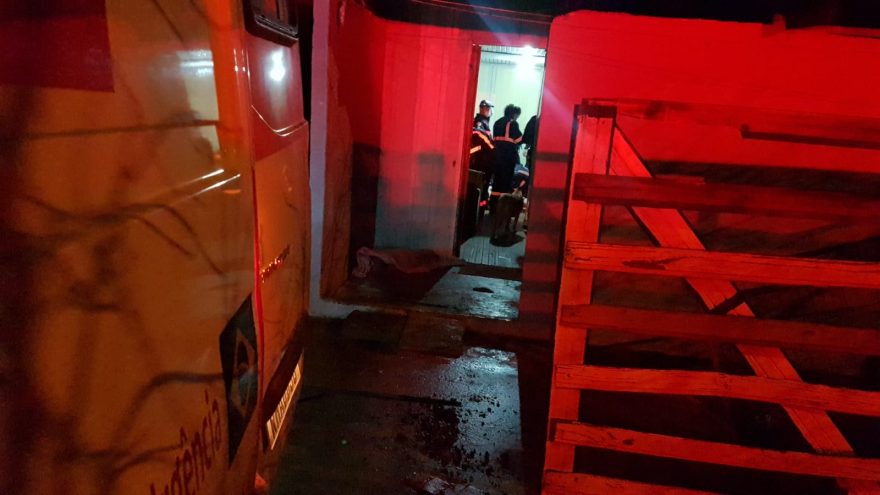 Homem em surto assusta vizinhos e GM é acionada para dar apoio ao SAMU, no 14 de Novembro