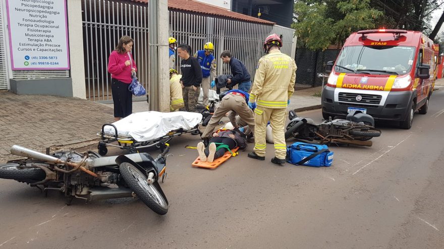 Após colisão frontal entre motos, mulheres são socorridas pelo Corpo de Bombeiros