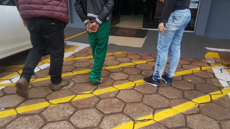 Homem com mandado de prisão em aberto por estupro de vulnerável é preso