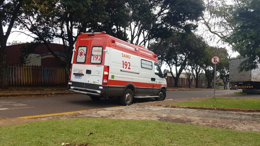 Idosa é socorrida pelo Samu em residência no Bairro Alto Alegre