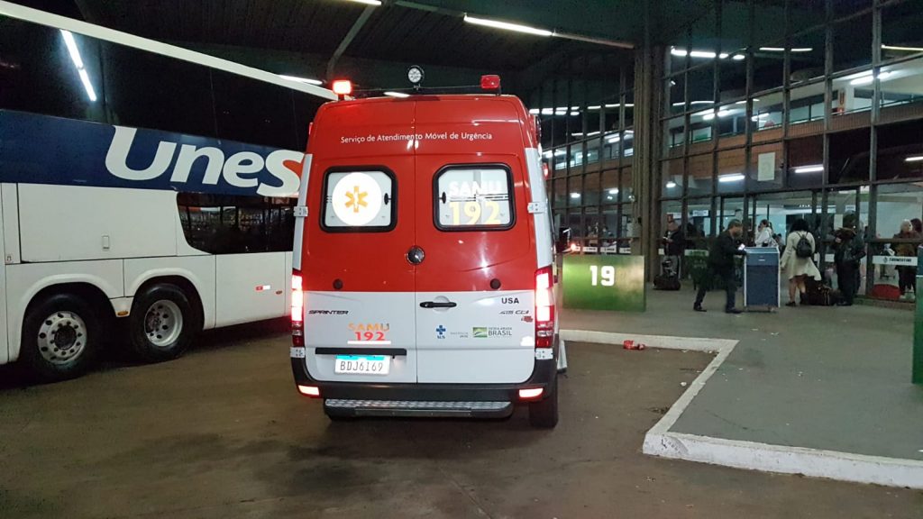 Homem com suspeita de cólica renal é socorrido pelo Samu na rodoviária
