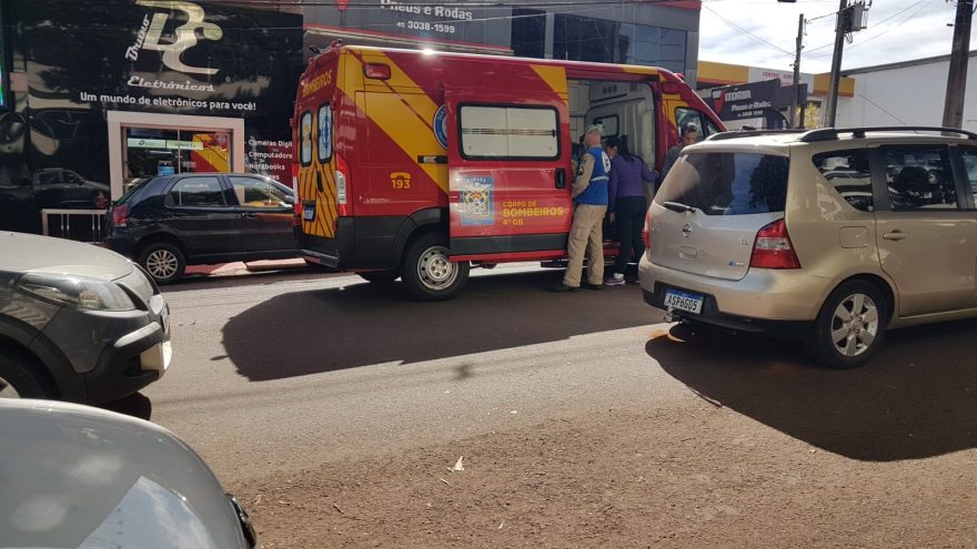 Motociclista fica ferido em acidente na Rua Vitória