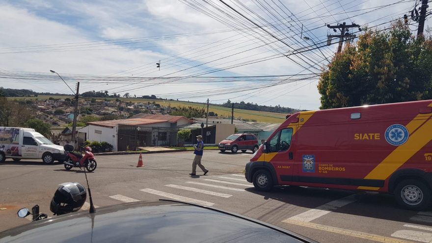 Motociclista sofre contusão no cotovelo após acidente no Floresta