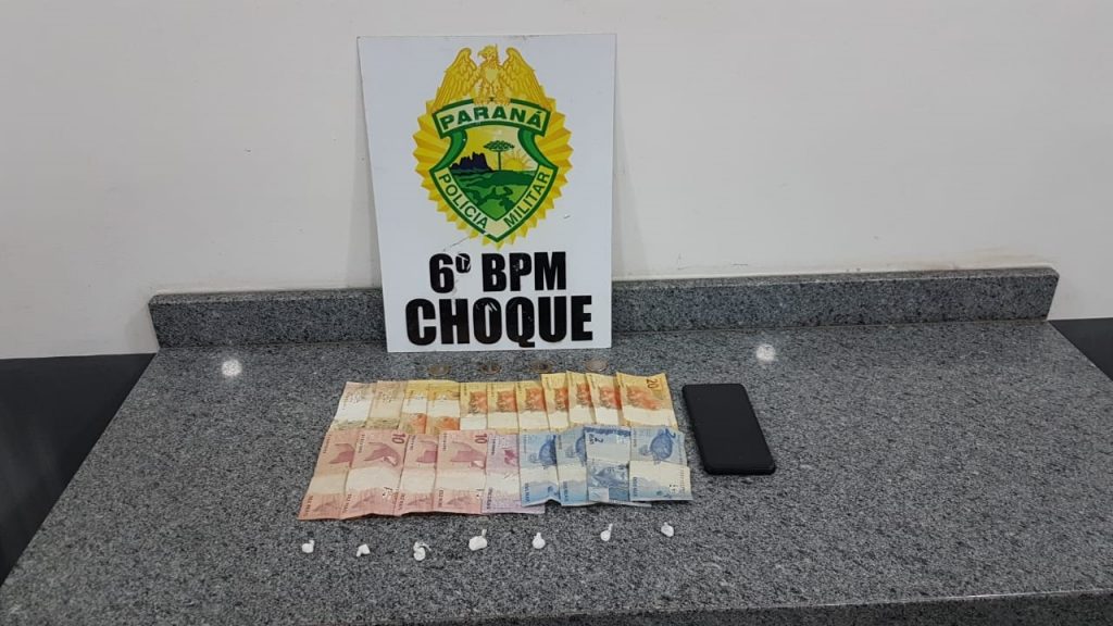 Choque prende jovem com drogas e rapaz que deve R$ 82 mil de pensão no Conjunto Riviera Choque prende jovem com drogas e rapaz que deve R$ 82 mil de pensão no Conjunto Riviera