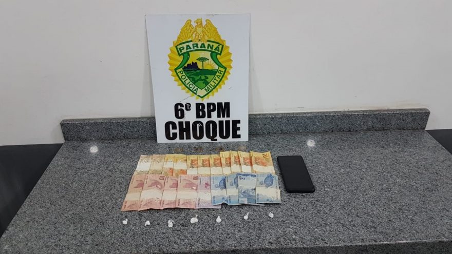 Choque prende jovem com drogas e rapaz que deve R$ 82 mil de pensão no Conjunto Riviera