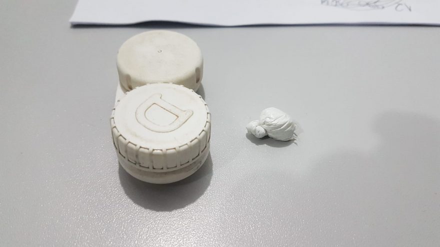Em posse de cocaína, homem é preso pela GM após dirigir embriagado e bater o carro no Bairro São Cristóvão