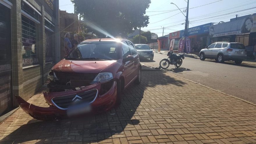 Motociclista fica ferido em colisão no XIV de Novembro