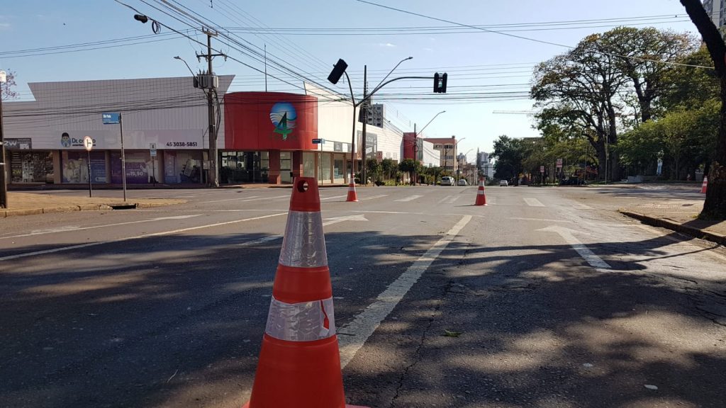 Semáforos da Rua São Paulo com Rua Sete de Setembro estão inoperantes