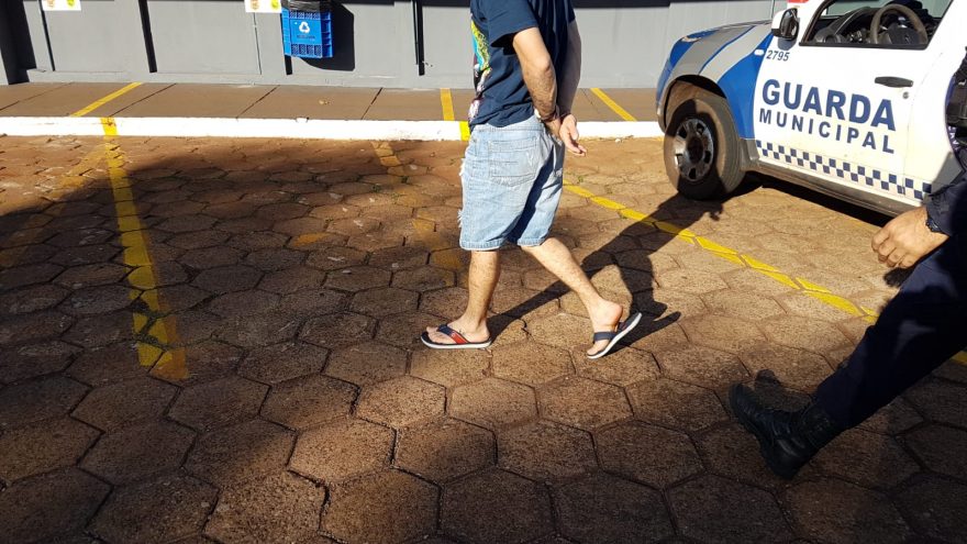 Guarda Municipal recupera motocicleta e detém indivíduo
