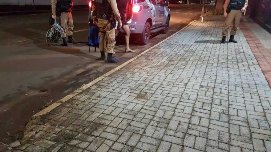 Detido com estimulantes sexuais é encaminhado à Delegacia de Polícia Federal pela Rotam