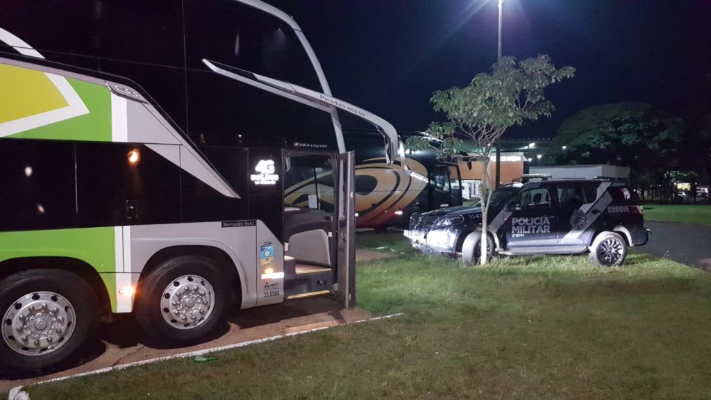 Pelotão do Choque faz abordagens a ônibus na rodoviária