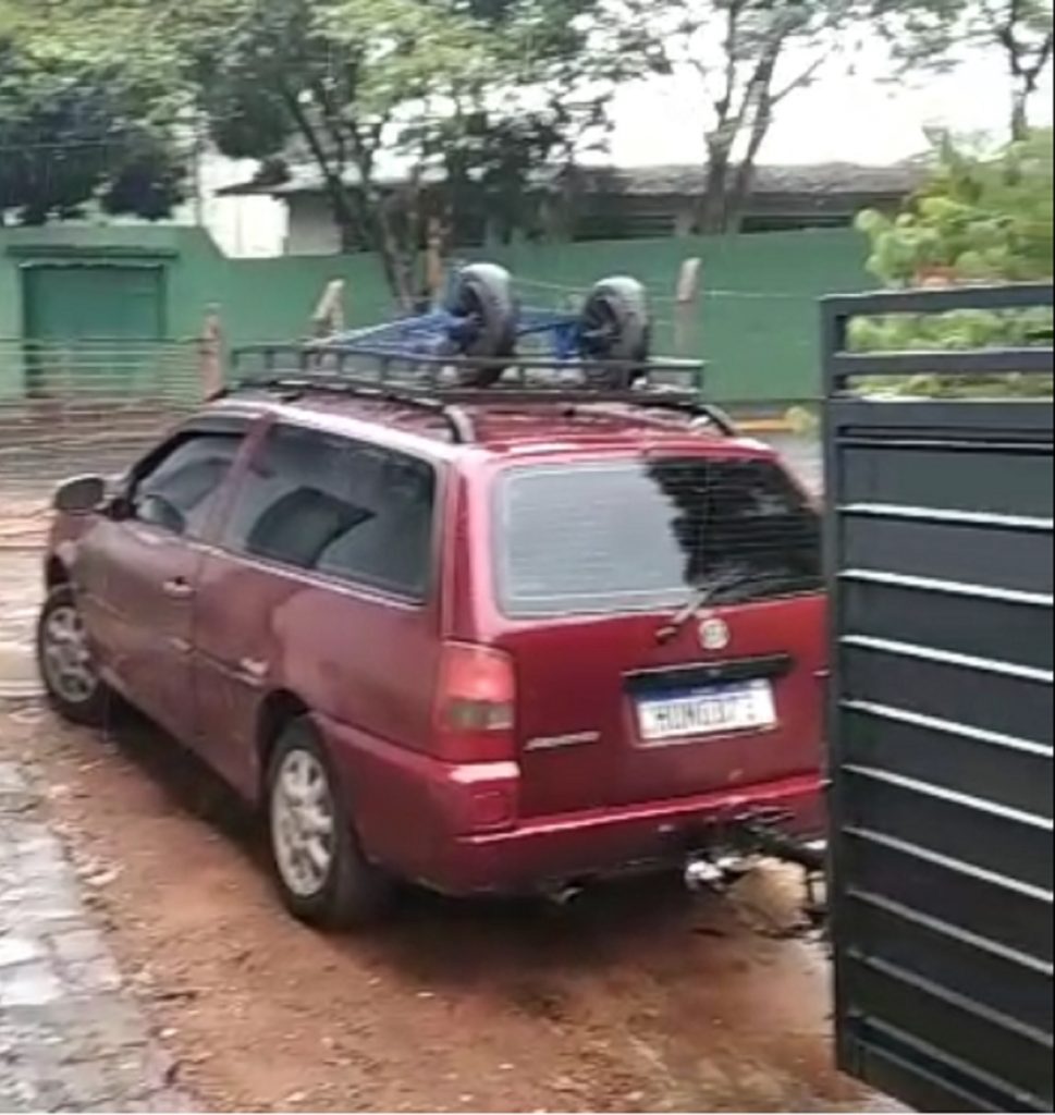 Parati placas HUN 0D73 foi furtada com carretinha no XIV de Novembro