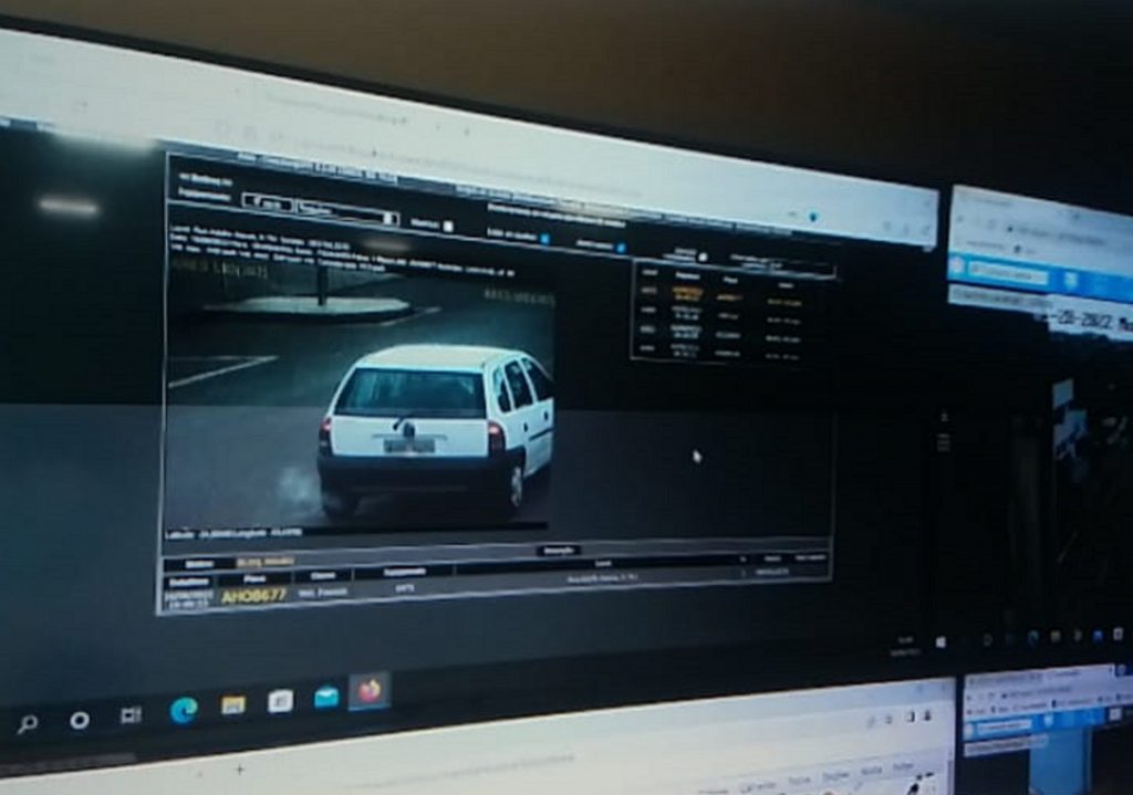 Com ajuda de câmeras da Transitar, Corsa é recuperado pela PM antes de o dono saber do furto