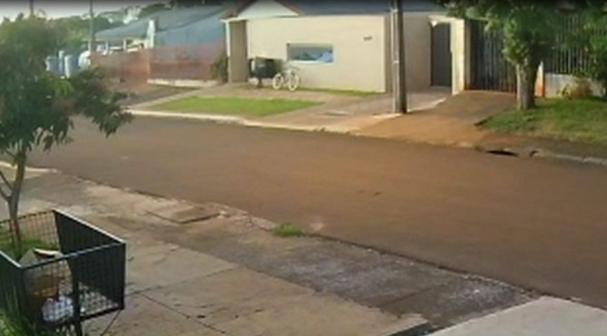 Ladrão invade condomínio pelo lixeiro e furta caixa de ferramentas de R$ 3 mil