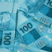 Imagem referente a Deputados estaduais abusam de privilégios e gastam mais de R$ 245 mil com aluguel de carros em abril