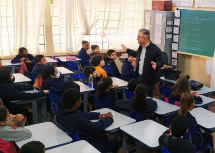 Parceria entre Prefeitura e Rotary levam palestras antidrogas para crianças Imagem referente a Parceria entre Prefeitura e Rotary levam palestras antidrogas para crianças