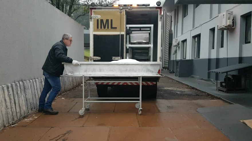 Corpo de Luís Carlos Costa, vítima de atropelamento dá entrada no IML
