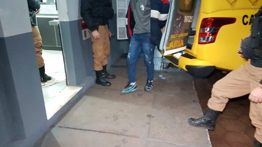 Adolescente é levado para delegacia após ser flagrado com cocaína na rodoviária