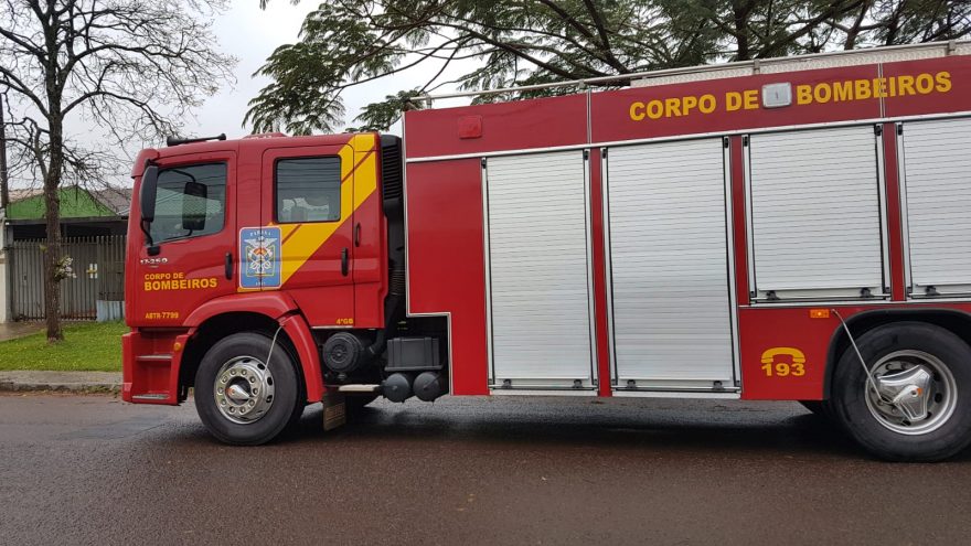 Bombeiros controlam princípio de incêndio em Fiesta no Alto Alegre