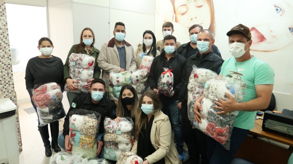 Huop recebe 80 “naninhas” produzidas por detentos da PIC