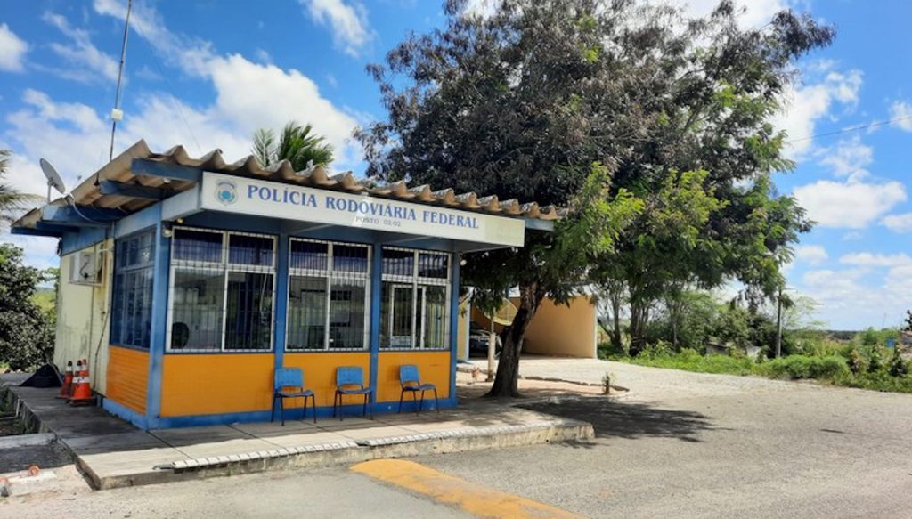 Homens ficam feridos em capotamento na BR-277, em Medianeira
