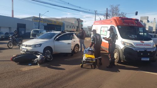Duas pessoas ficam feridas em acidente na Tancredo Neves Imagem referente a Duas pessoas ficam feridas em acidente na Tancredo Neves