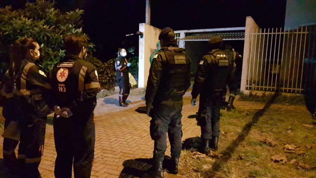 Jovem em surto mobiliza socorristas do Samu e Guarda Municipal