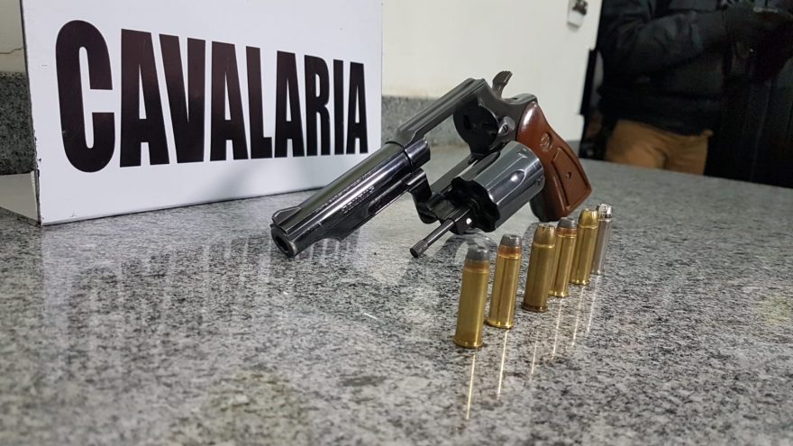 Indivíduos são encaminhados à 15ª SDP por porte ilegal de arma de fogo