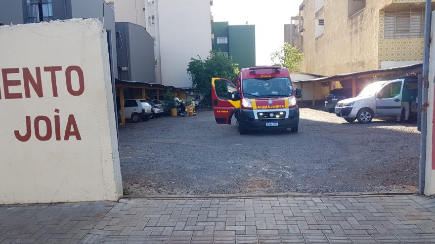 Homem bate a cabeça na escada de hotel no Centro; Siate foi chamado para atendimento