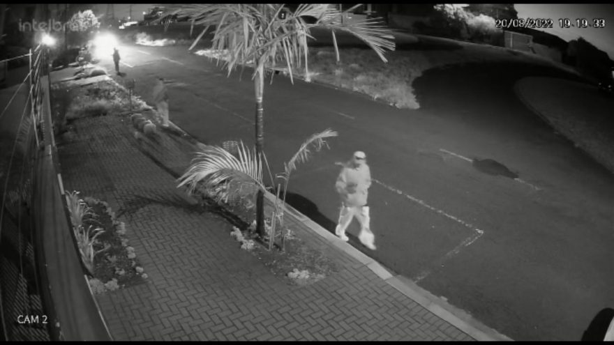 Jovens são flagrados por câmeras desligando ‘contadores’ de energia no Cidade Verde