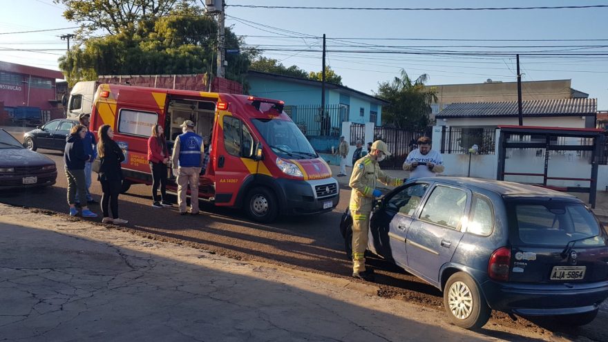 Carro e caminhão se envolvem em colisão no Bairro Morumbi