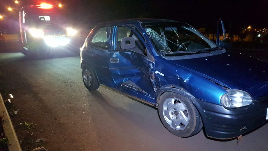 Forte colisão de trânsito deixa veículos danificados no Pacaembu