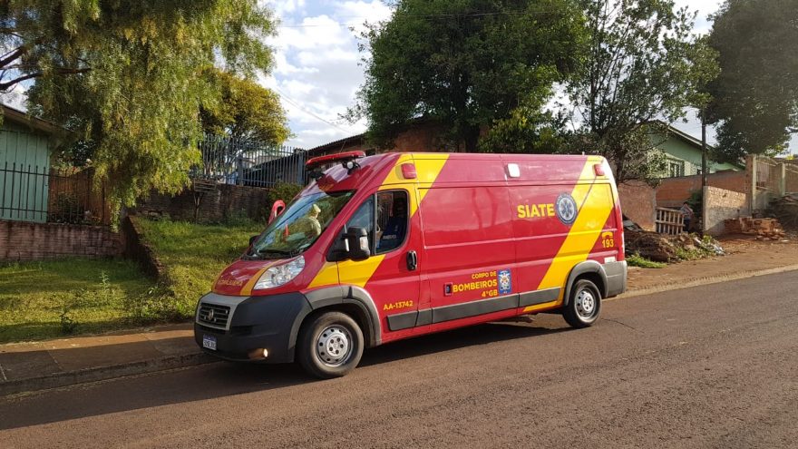 Idoso sofre queda no interior de uma residência no Bairro Santa Cruz