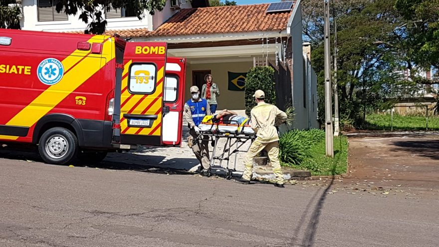 Homem sofre queda de escada no Country e tem suspeita de fratura no tornozelo