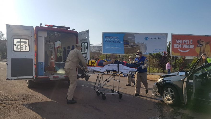 Homem sofre rebaixamento de nível de consciência após colisão em Cascavel