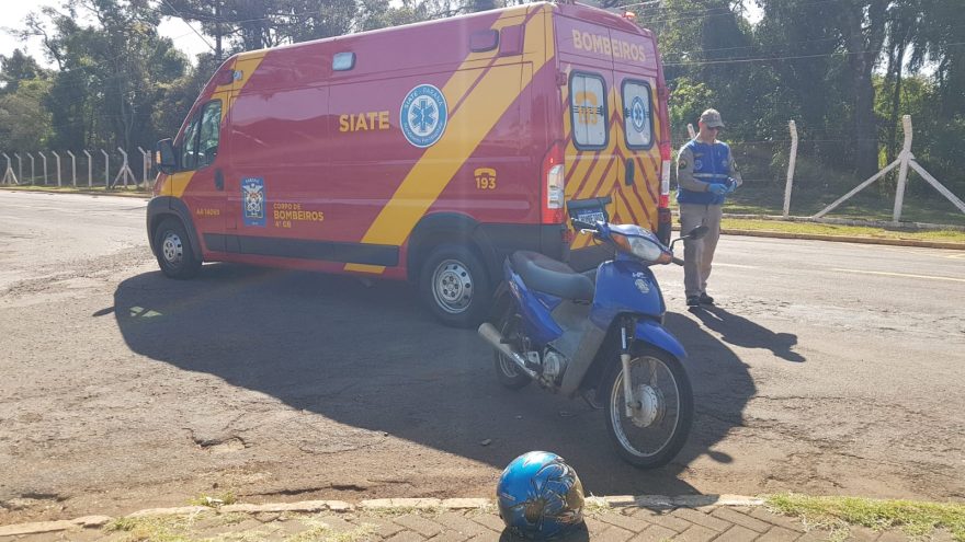 Motociclista sofre lesões leves em acidente no Centro