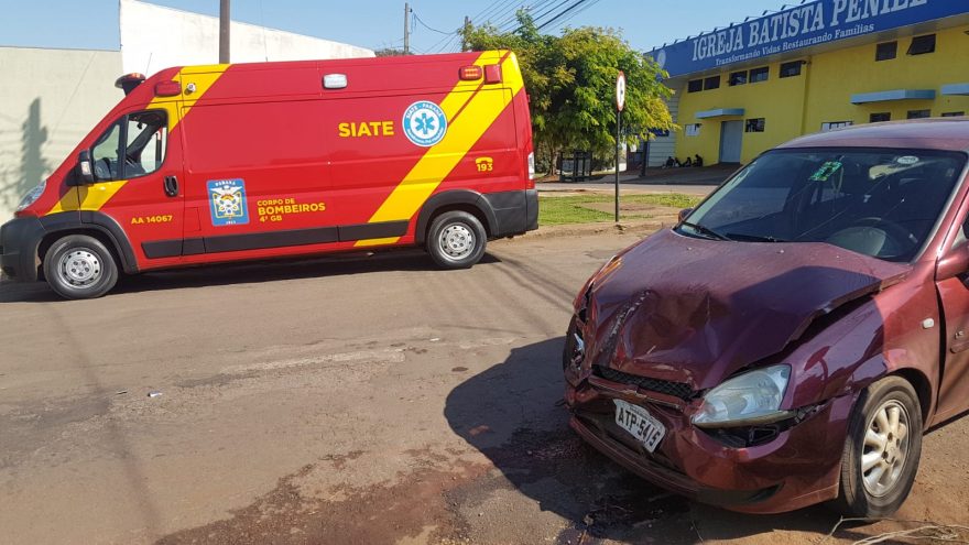 Homem fica ferido após colisão entre carro e caminhão na Região Oeste