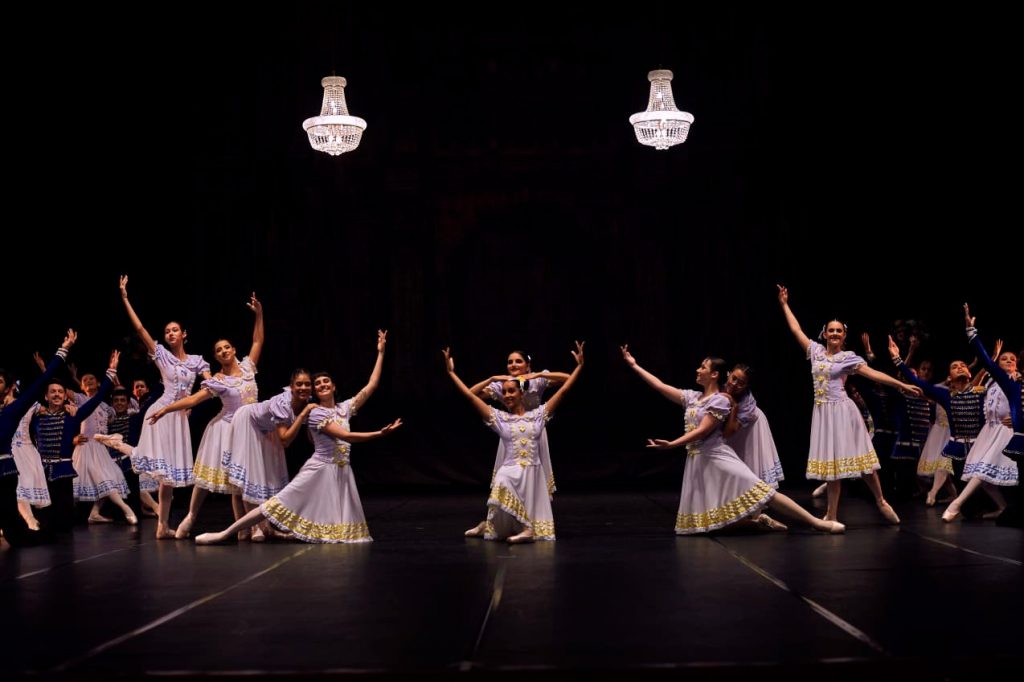 Gala de Dança celebra a festa da dança no palco do Teatro Municipal
