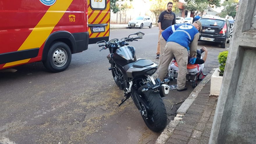 Motociclista fica ferido em colisão no Centro