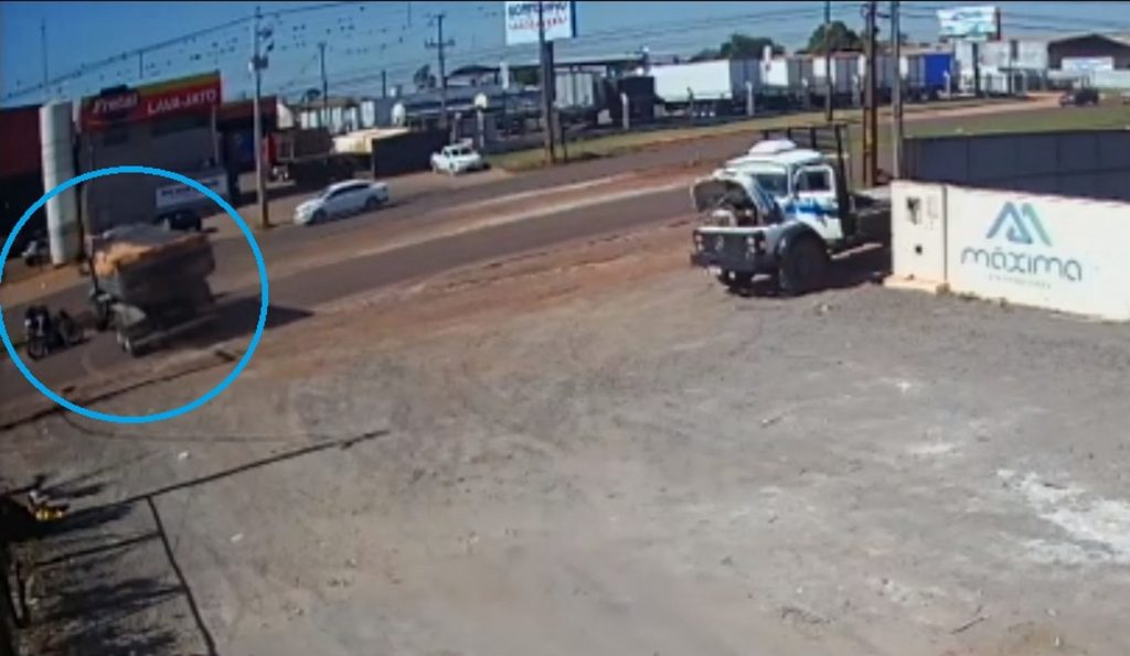 Tragédia: Vídeo mostra forte colisão de moto e caminhão que vitimou estudante de Educação Física